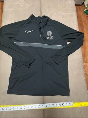 Nike Street League Black Quarter-Zip Pullover unisex size small